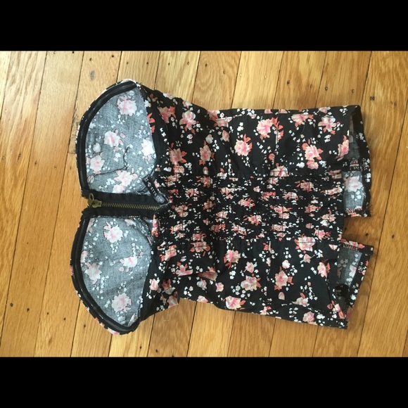 Corset style strapless top - Picture 3 of 4